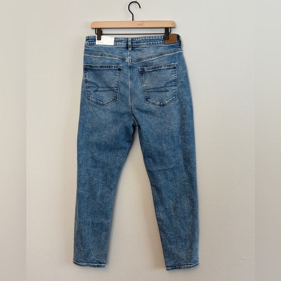 NWT American Eagle Mom Jeans distressed 12 R - Picture 2 of 5
